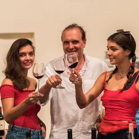 Фермерский дом Streda Wine & Country Винчи