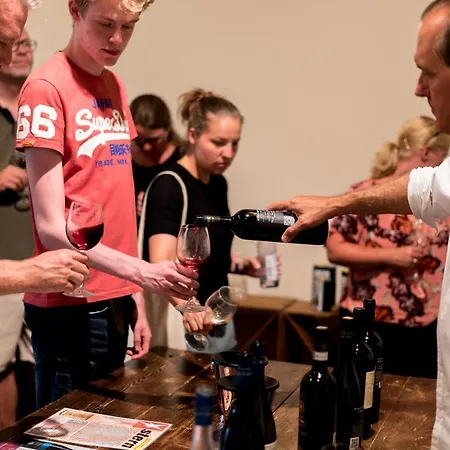 Streda Wine & Country Фермерский дом Винчи